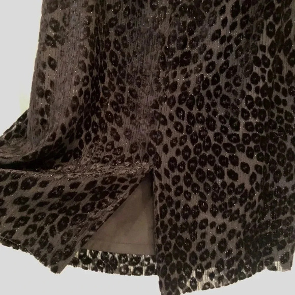 BEAUTIFUL black velvet and sheer metallic cheetah print pencil skirt size 6 - Picture 5 of 13